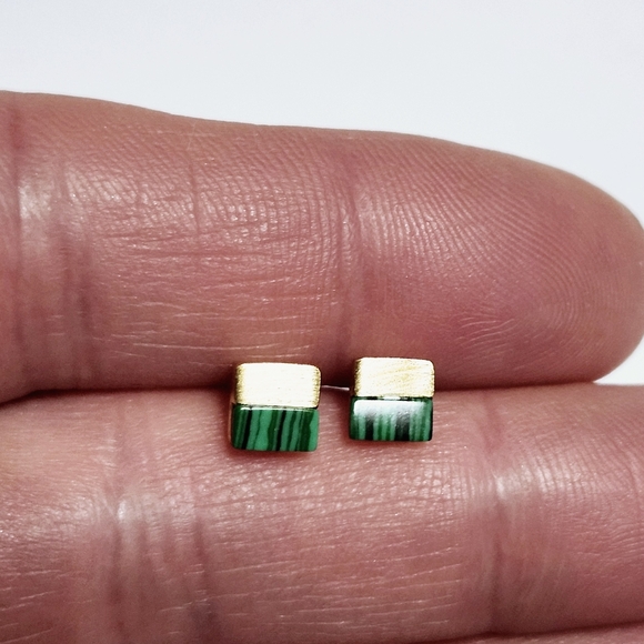 Malachite square stud Silver Earrings - Picture 7 of 8